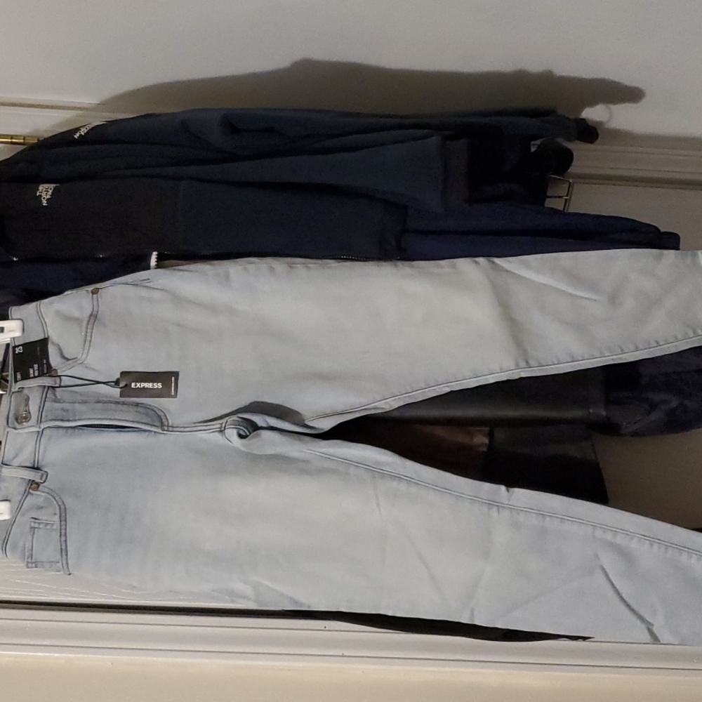 Espress curvy skinny jean light wash color size 2 Short